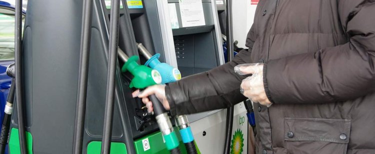Ceny paliw na Wielkanoc. Trzeba sięgnąć głębiej do kieszeni