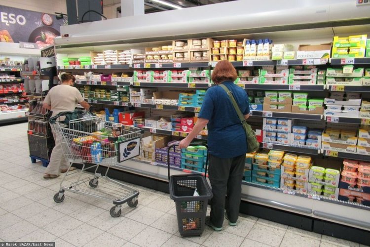 Godziny otwarcia sklepów w Sylwestra. Większość sklepów będzie otwarta krócej