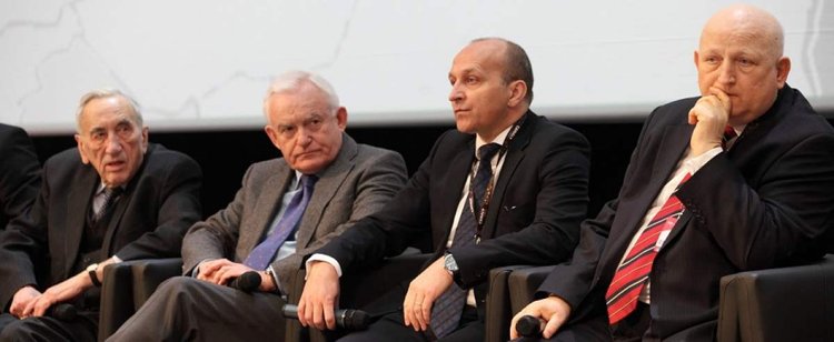 Czy premierzy powinni otrzymywać specjalną emeryturę? Według wielu ponoszą większą odpowiedzialność niż prezydent
