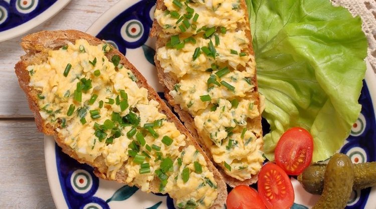 Obłędnie pyszna, zachwycająca pasta jajeczna od Ani Starmach