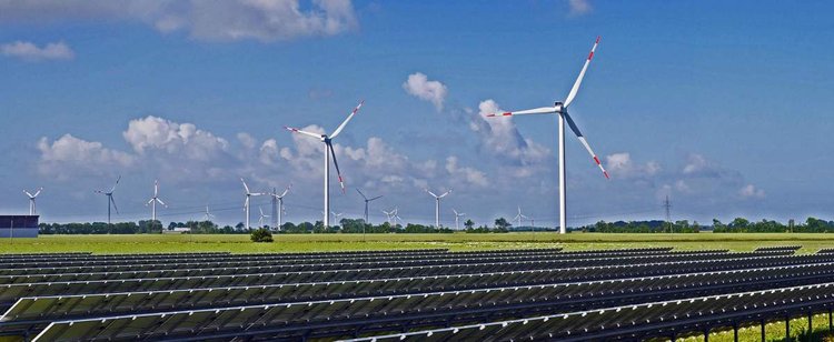 Afryka sprzeda Europie słońce i wiatr. W tle neutralność klimatyczna