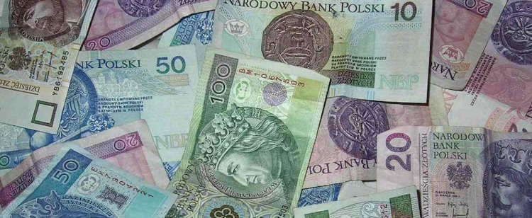 Oszczędności najlepiej trzymać w gotówce? Zdaniem ekspertów niekoniecznie