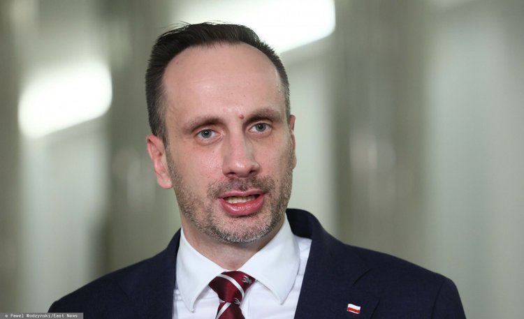  Janusz Kowalski zetknął się z mocną krytyką. Dostał kredki