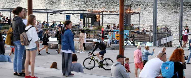 Nowe restrykcje wchodzą w życie właśnie dzisiaj. Objętych aż 51 powiatów