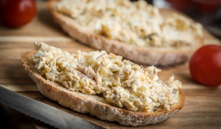 Delikatna pasta kanapkowa z wędzonej makreli i serka mascarpone. Duet doskonały