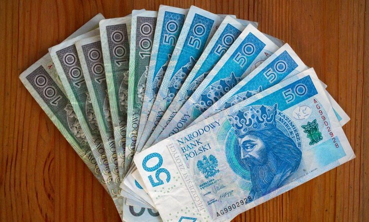 Stan kont emerytów po waloryzacji. Wiemy, ile otrzymają pieniędzy