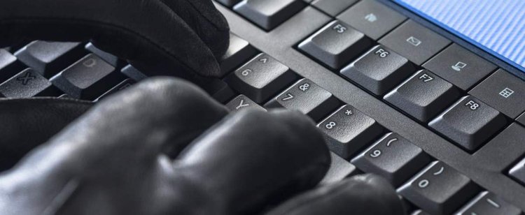 Santander ostrzega przed oszustami podającymi się za pracowników banku
