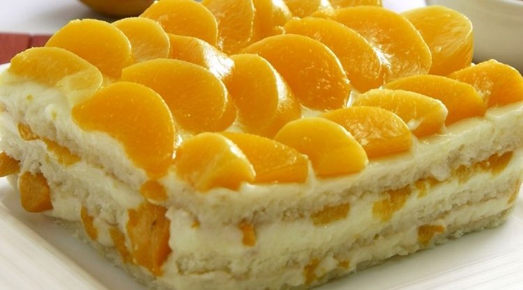 Ekspresowe budyniowo-brzoskwiniowe ciasto bez pieczenia Izera - prosto i pysznie