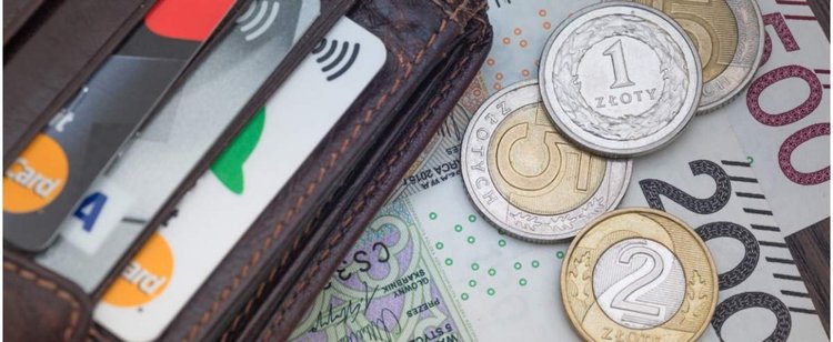 Banki rzuciły się na naszą kasę. Ściągną opłaty od kolejnych usług