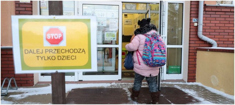 Otwarcie szkół i przedszkoli przed czasem. Placówki już przyjmują dzieci