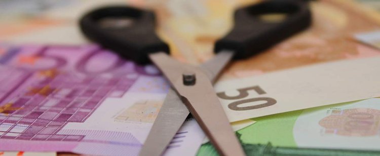 Dwa tysiące pracowników na wylocie. Szwajcarska firma redukuje zatrudnienie