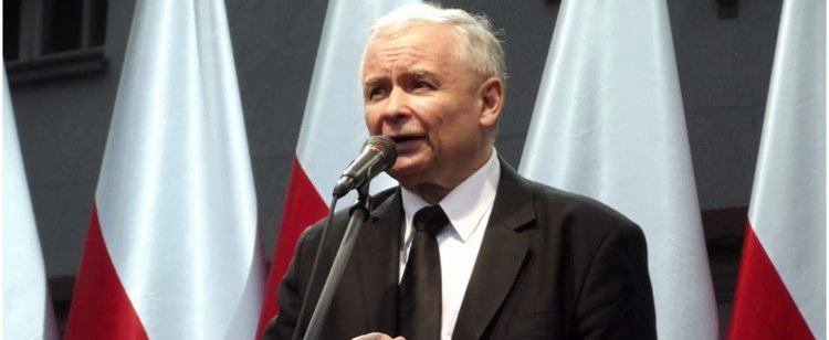 Najnowszy sondaż i prawie 40 proc. poparcia dla PiS. Groźny konkurent władzy poza parlamentem