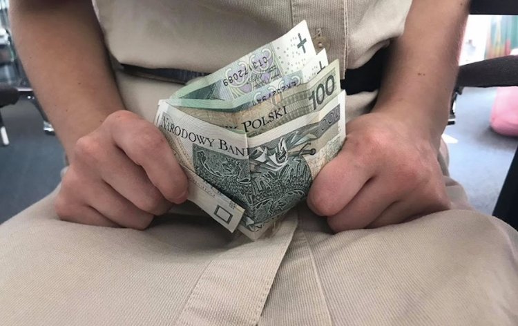 Gigantyczna liczba wniosków o świadczenie 500+. "Zainteresowanie jest ogromne"
