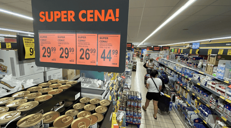 Czwartkowe promocje w Biedronce. Na co mogą liczyć klienci?