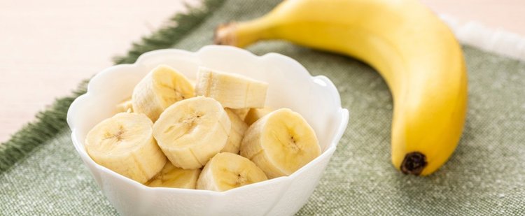 Napar z banana, cynamonu i wody - przepis na "eliksir zdrowia"