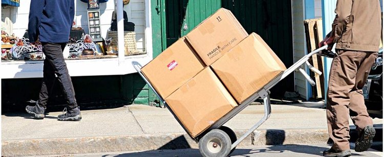 Do Polaków trafiają tajemnicze paczki z Chin. Eksperci: Ich zawartość trzeba natychmiast spalić
