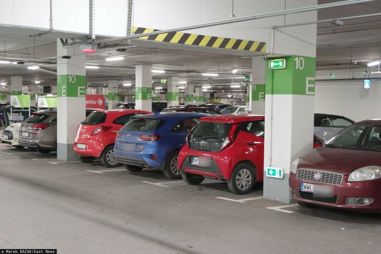 450 zł za nieprawidłowe parkowanie. Nowy regulamin  oburzył niektórych kierowców