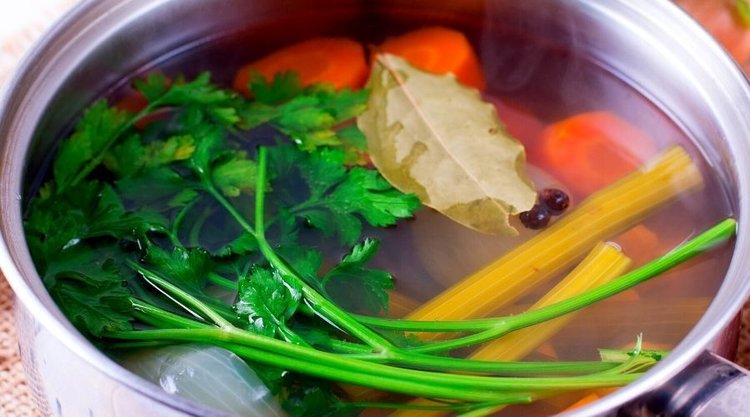 Doskonała pasta na kanapki z warzyw z rosołu