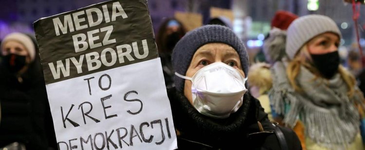 Media murem przeciwko zakusom rządu. Opłata od reklam niechybnie doprowadzi do obniżenia ich jakości