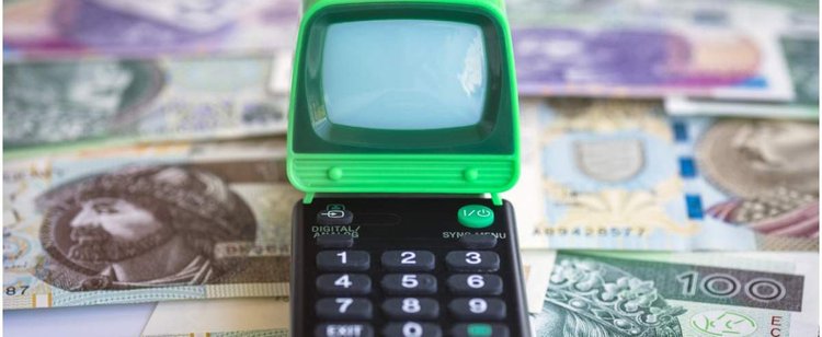 79 proc. Polaków żąda zniesienia kontrowersyjnej opłaty. A Ty?