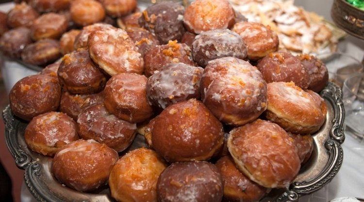 Prosty przepis na maślane pączki z piekarnika. Zdrowo i bez smażenia 