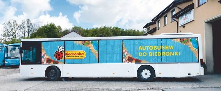 Biedronka uruchamia specjalne pojazdy. Biedronkobusy same zawiozą cię na zakupy