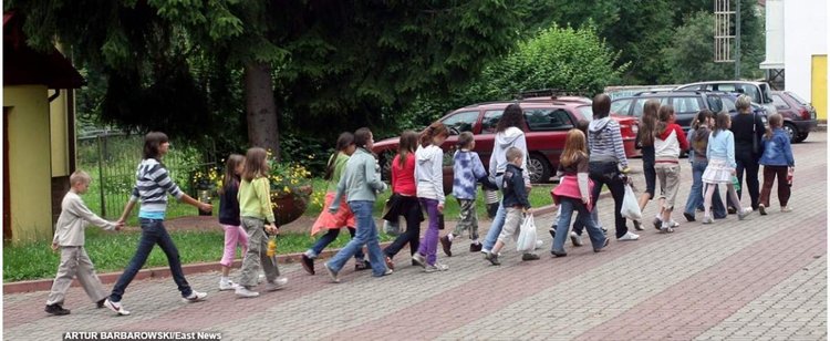 Tegoroczne kolonie i obozy zmienią się nie do poznania. Nie wszystkie też dzieci będą mogły na nie wyjechać