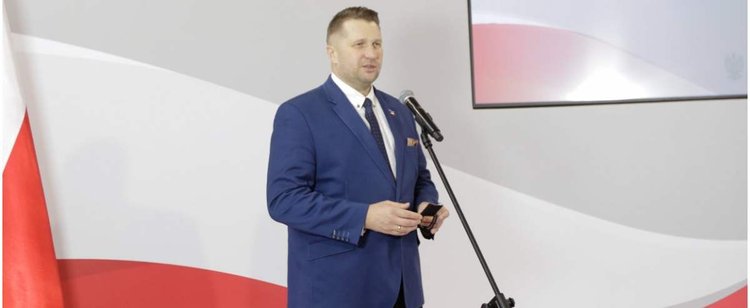 Czarnek chce zmieniać kanon lektur w szkołach. Cel: więcej treści patriotycznych