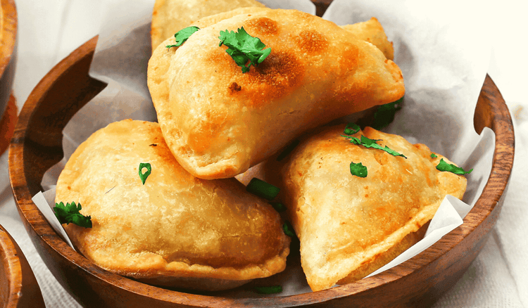 Pieczone pierogi kebabowe biją na głowę inne przekąski. Hit na karnawał
