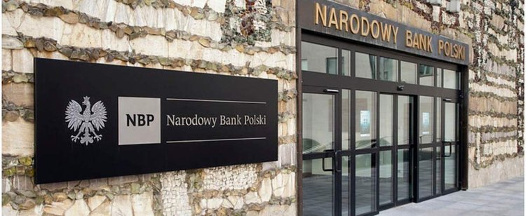 Polacy ustawiają się w kolejkach pod NBP. Bank centralny wyemitował wyjątkowy banknot