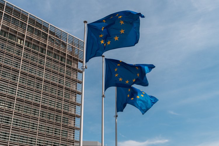 Ustawy wiatrakowa i sądownicza to za mało dla KPO. Lista jest długa