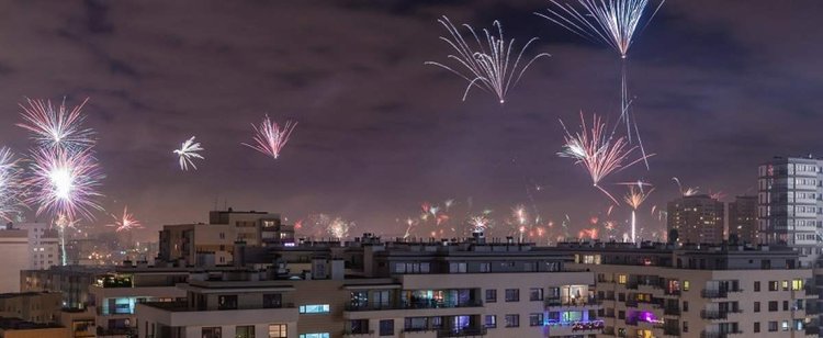 Sylwester 2020/21 bez pompy. Premier ujawnił obostrzenia