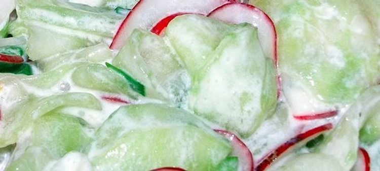 Mizeria - ponadczasowy przepis na klasyczny dodatek do obiadu