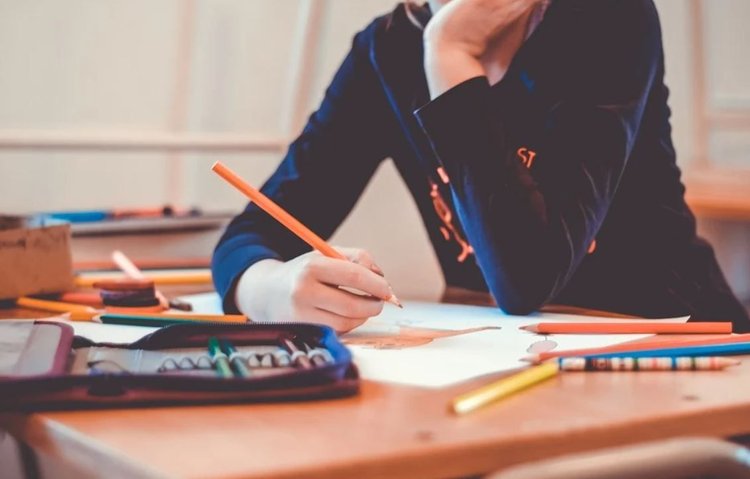 Pracują w czasie urlopu. Tak wygląda rzeczywistość co piątego nauczyciela