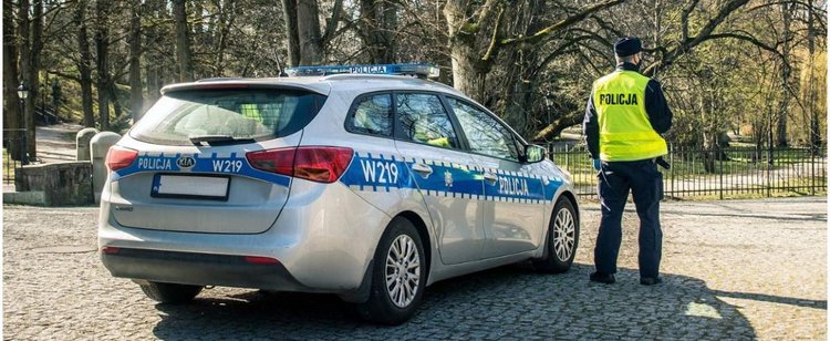 Zima nie odpuszcza, policja również. Bardzo łatwo załapać się na mandat 500 zł