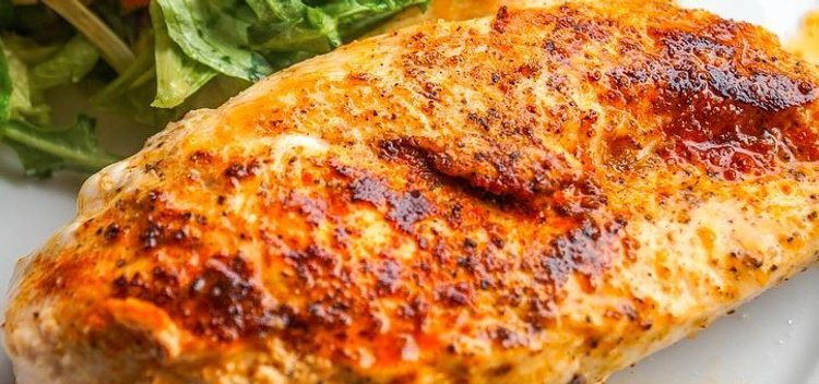 Marynowany i pieczony filet z indyka tak soczysty, że palce lizać