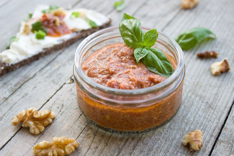Czerwone pesto z suszonych pomidorów