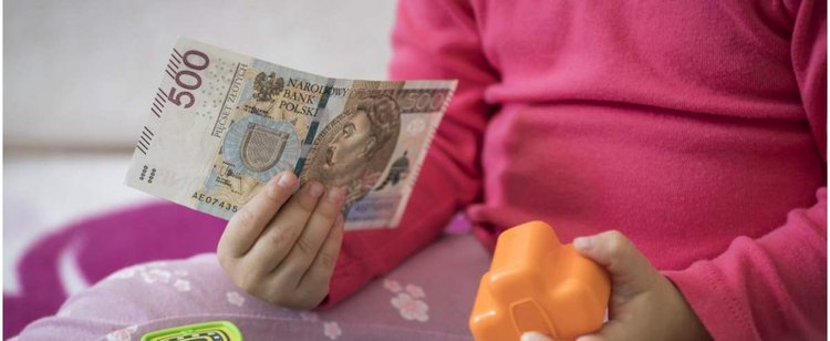 Zaskakujące informacje na temat nowego 500 plus. Po świadczenie zgłosiła się garstka osób