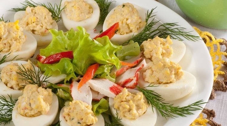 Idealne na kolację jajka faszerowane pieczarkami. Prosto i smacznie