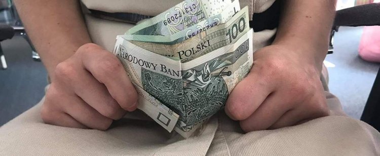 4300 zł dodatku do emerytury. Już tysiące Polaków skorzystało z prezentu, ciebie też może czekać