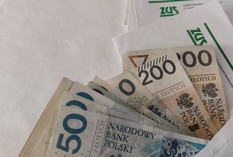 Można otrzymać pieniądze po zmarłym. Wystarczy wniosek do ZUS