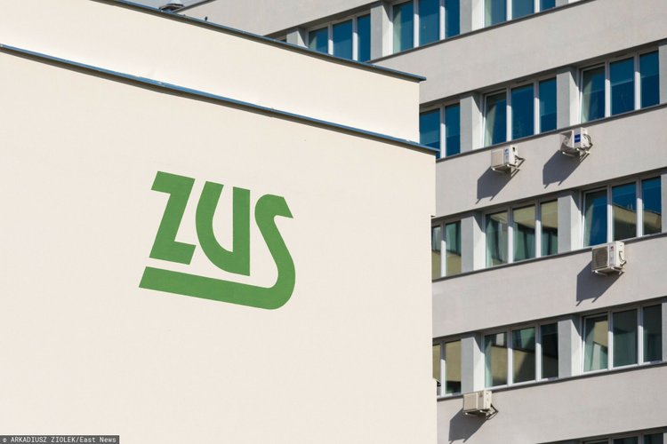 ZUS odbiera setki pytań o swoje świadczenie. Wiele osób ma problem z wypełnieniem