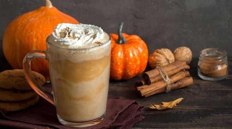Jak zrobić domowe pumpkin spice latte?