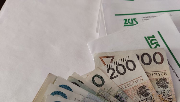 ZUS informuje przedsiębiorców. Tyle wyniesie minimalna składka na ubezpieczenie zdrowotne