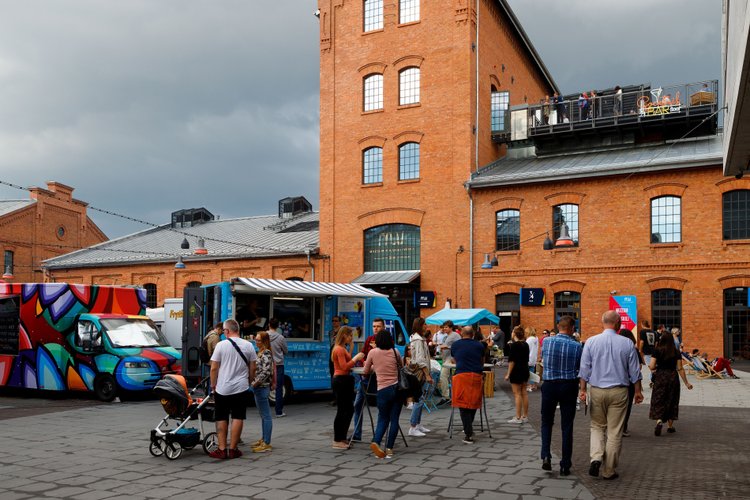Gastronomia ma ogromny problem. Branża wróciła do działania, ale brakuje rąk do pracy