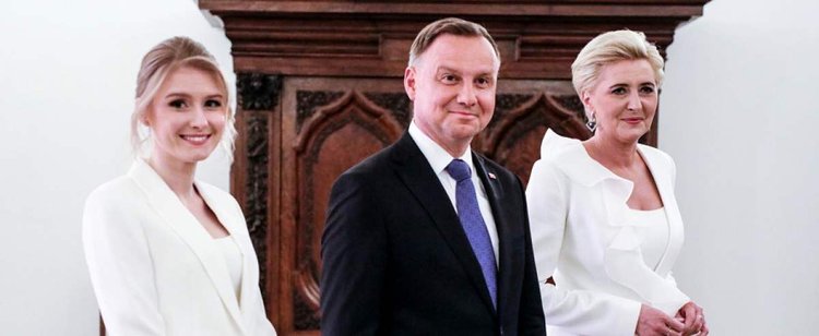 Kinga Duda dostała posadę u ojca. Poziom jej wynagrodzenia zaskakuje