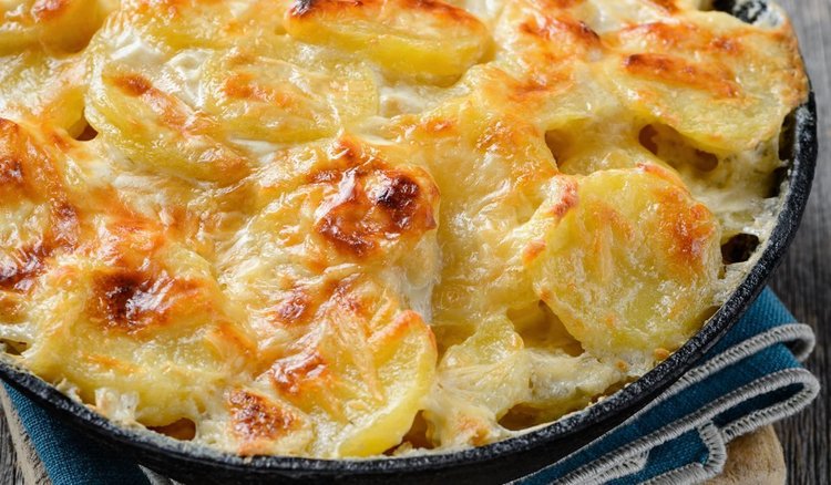 Pomysł na tani obiad - zapiekanka ziemniaczana z kurczakiem gyros. Wyżerka dla całej rodziny