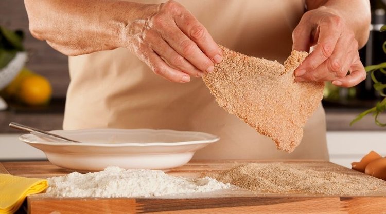 Kruchy i soczysty kotlet schabowy marynowany w tajnej, intensywnej mieszance