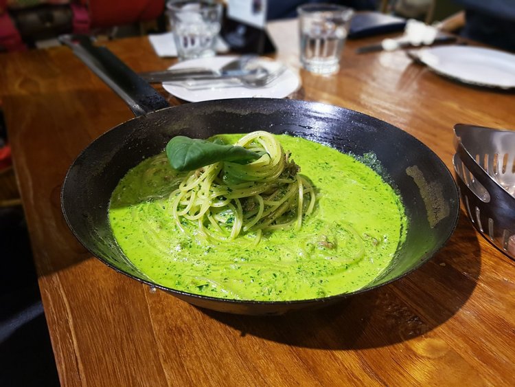 Makaron ze szpinakiem i parmezanem