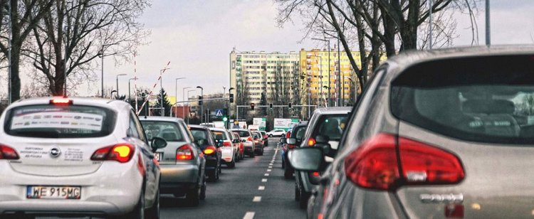 Do tej pory jeden przepis dotyczący aut był czystą fikcją. Teraz kierowcy naprawdę mogą narazić się na srogą karę